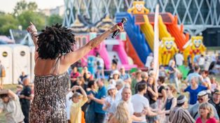 Warszawa: Muzyka, taniec i świetna zabawa za darmo. Rusza wakacyjny cykl