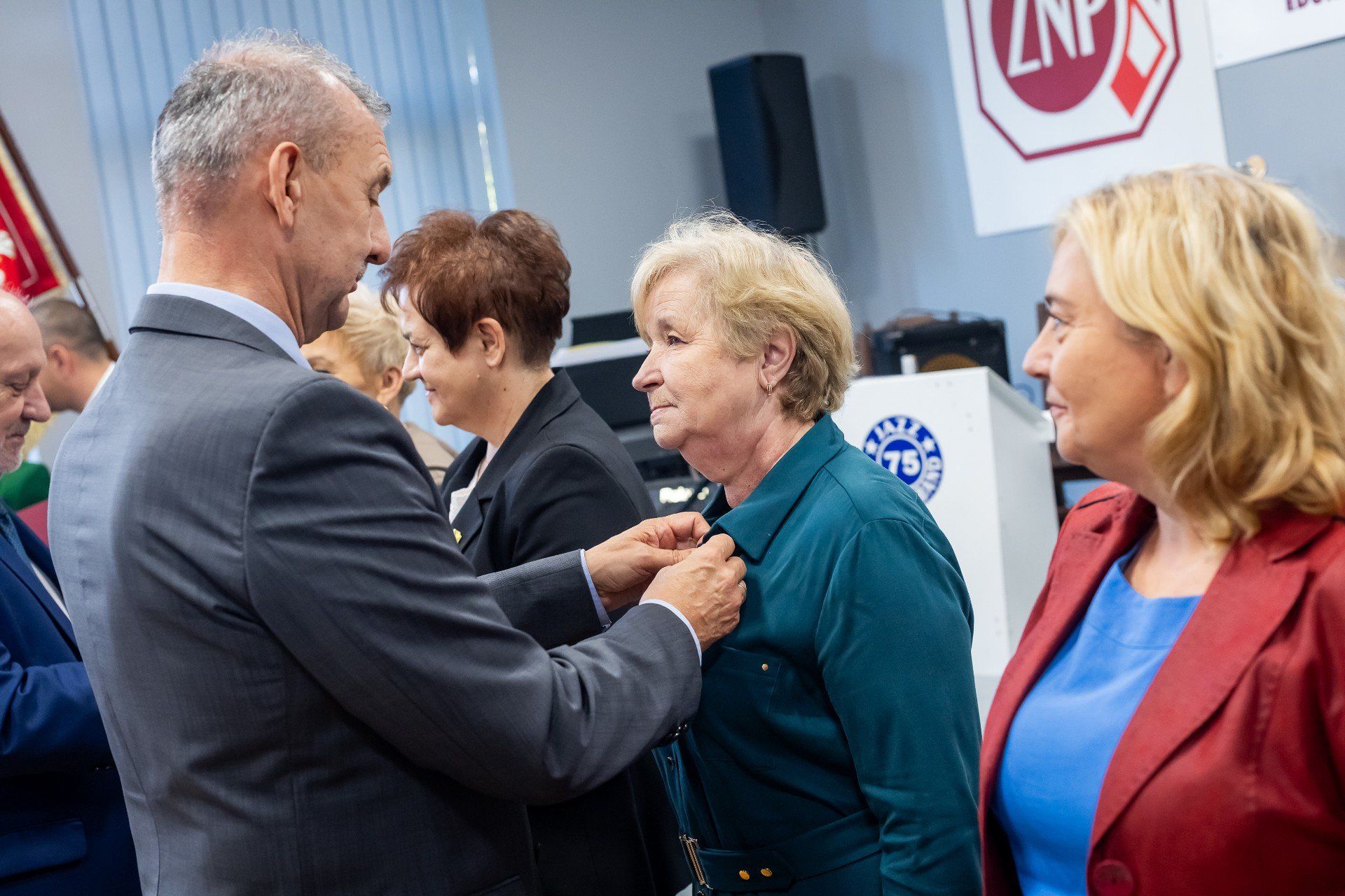 Uroczystość z okazji 120-lecia ZNP i 25-lecie działalności okręgu kujawsko-pomorskiego związku to okazja do uhonorowania nauczycieli odznaczeniami