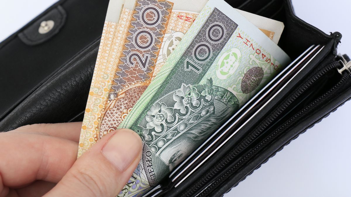 Pensja miliona osób w 2021 roku spadnie o przynajmniej 150 złotych miesięcznie 