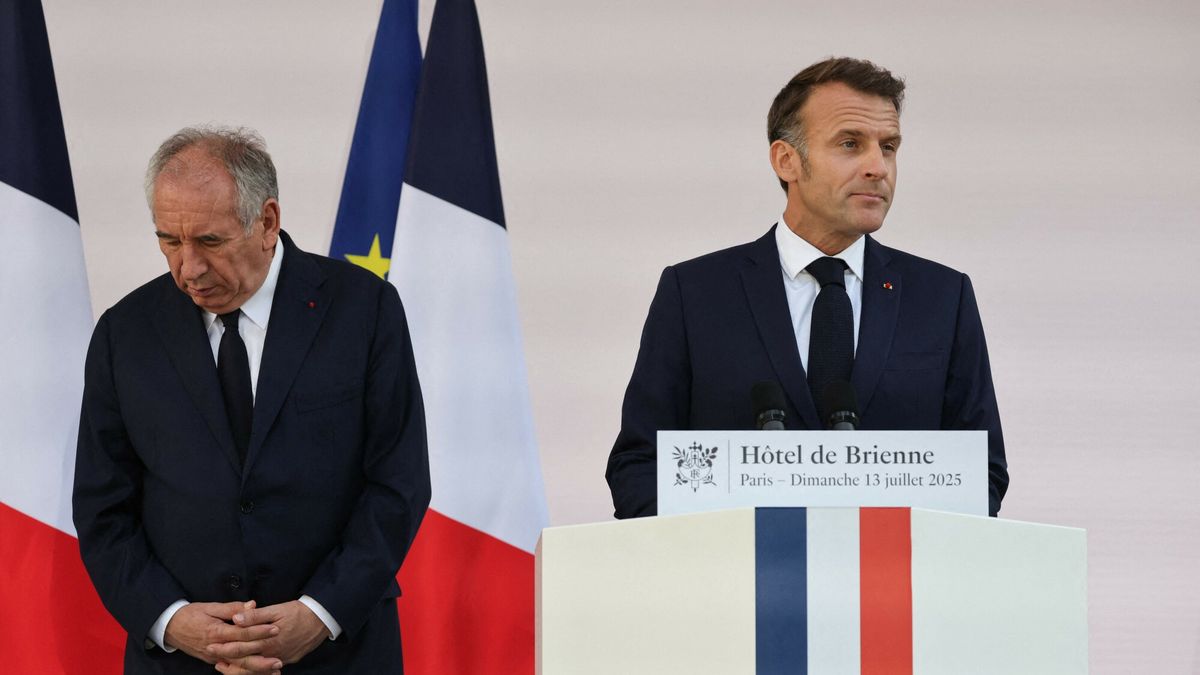 Francois Bayrou Emmanuel Macron