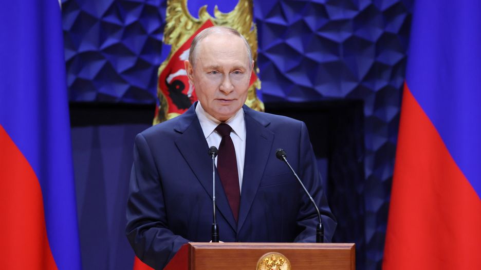 Russian President Vladimir Putin speaks during a ceremony to present state awards to mentors and teachers of military personnel, participants in the Russia's special military operation in Ukraine, at the newly opened Sirius Concert Centre of the Sirius Federal Territory near Sochi, Krasnodar Region, Russia, 03 October 2025. EPA/MIKHAIL METZEL / SPUTNIK / KREMLIN POOL MANDATORY CREDIT Dostawca: PAP/EPA.