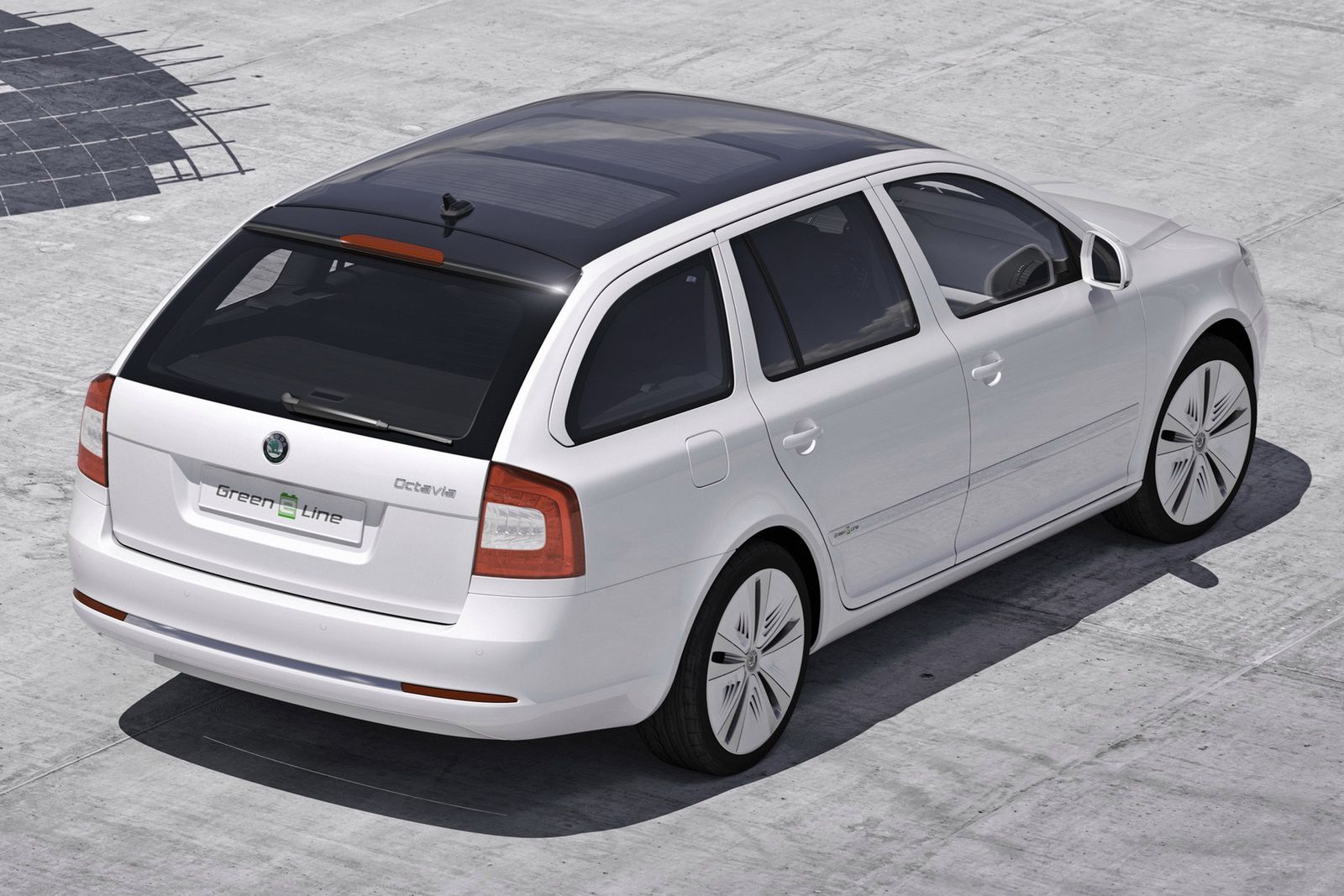 SKODA-OCTAVIA-GREEN-E-LINE-ELECTRIC