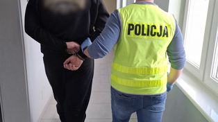 Przejazdów: Nielegalny wyścig na S7 zakończony karambolem. 19-latek miał przy sobie fortunę