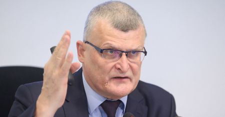Lekarz mówi wprost: święta mogą zakłócić masowe pogrzeby