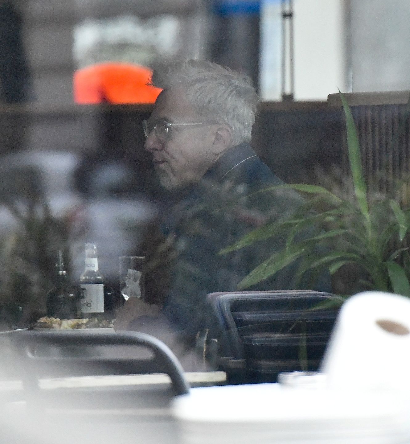 Hubert Urbański sfotografowany z drogim zegarkiem