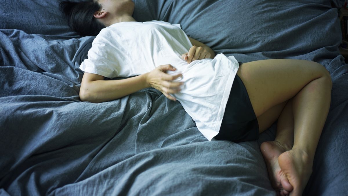 asian female feel hurt and pain on period on the bed
female feel hurt and apain on period  in the house
skaman306