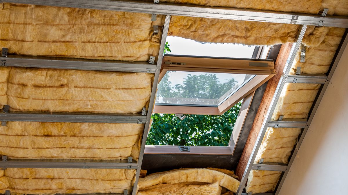 Ile pensji trzeba wydać na budowę domu? Policzyliśmy