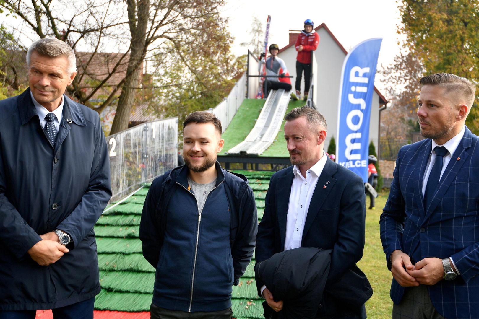 Na terenie szkoły powstała skocznia. Otworzył ją Adam Małysz