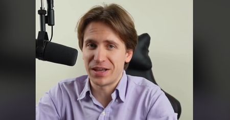 Prawnik o pracach domowych na święta. "Zdanie nauczyciela nie jest ponad prawem"
