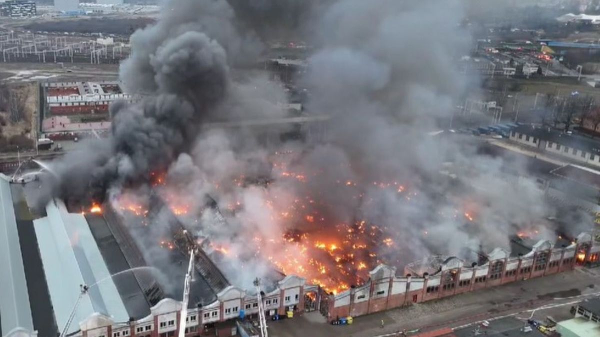 Pożar na Przeróbce w Gdańsku. 50 zastępów straży pożarnej w akcj