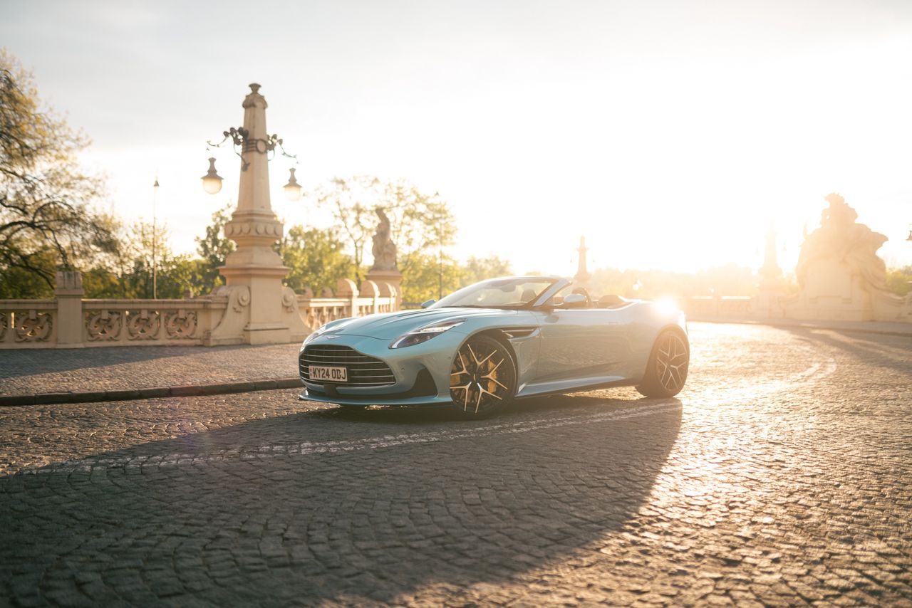 Aston Martin DB12 Volante