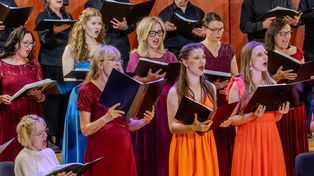 Jelenia Góra: Pełna sala Filharmonii Dolnośląskiej. Hity sprzed lat w chóralnej aranżacji
