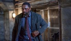 Serialowa droga Idrisa Elby. Co warto obejrzeć?