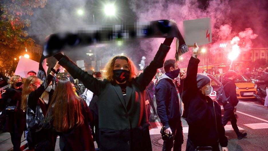 Strajk kobiet. Oficer ABW wjechał w protestujące kobiety. Nowe informacje