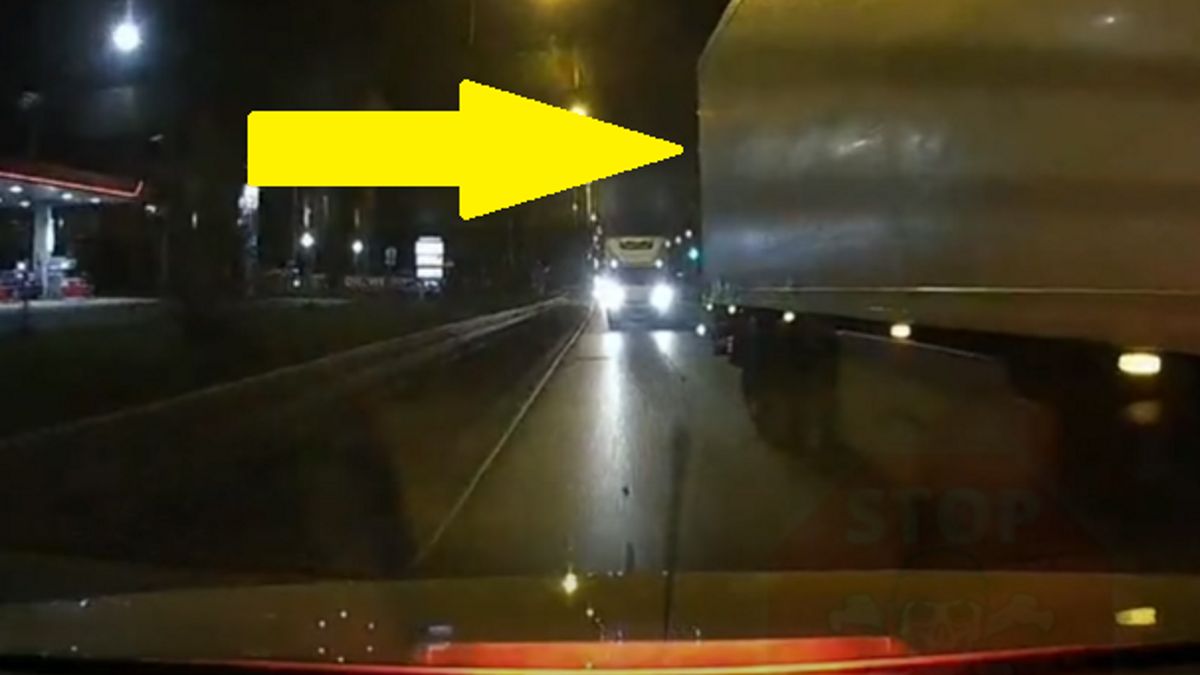 Kierowca TIR-a wjechał w osobówkę