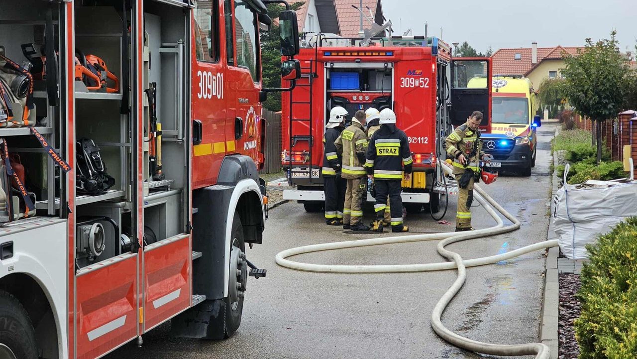 Giżewo: Pożar budynku. Jedna osoba trafiła do szpitala