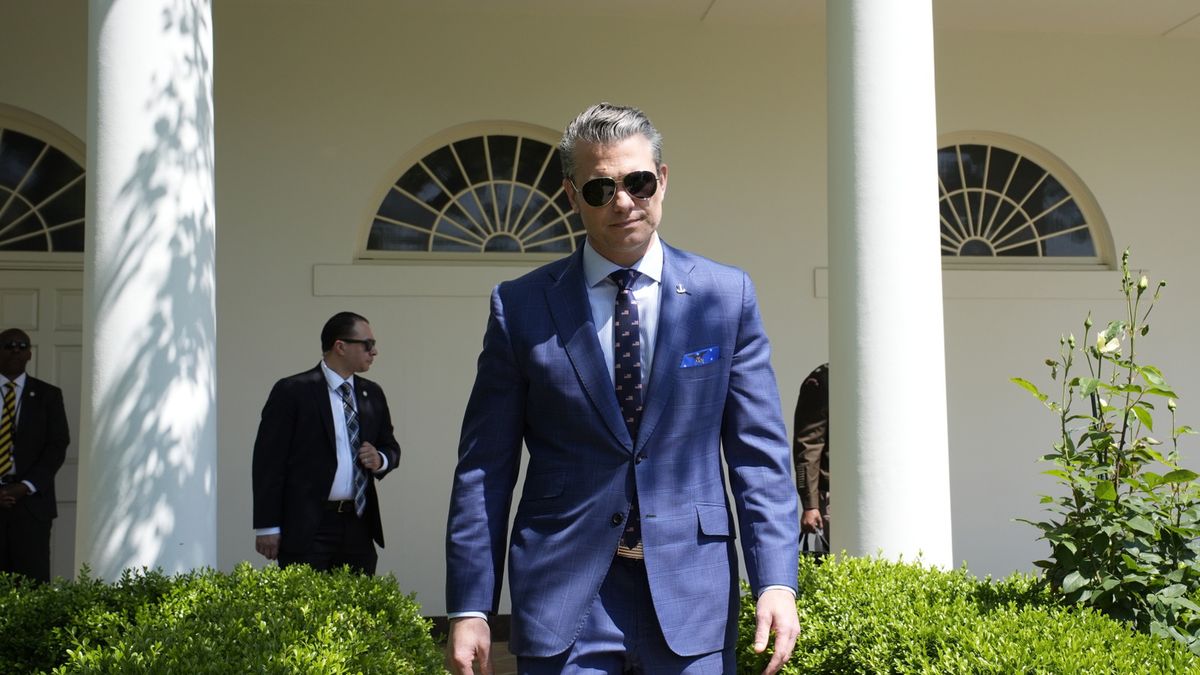 Na zdjęciu sekretarz obrony Pete Hegseth