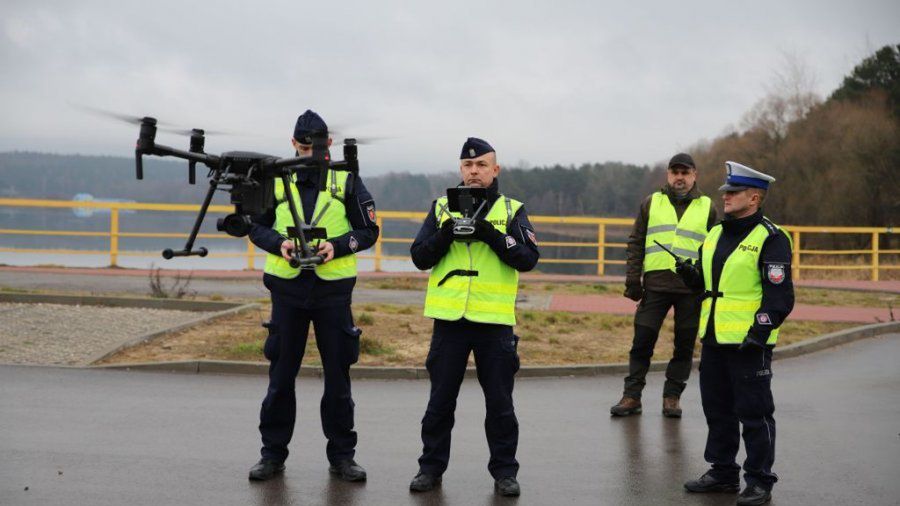 Drony to coraz powszechniejsze wyposażenie policji. (zdjęcie poglądowe)