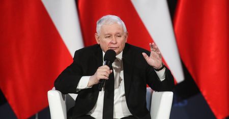 Zmiana między liderami. Najnowszy sondaż partyjny