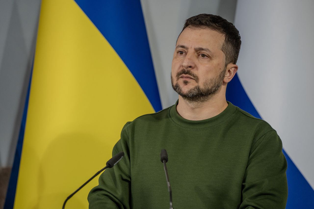 War in Ukraine. The European Union will transfer more billions to support the Ukrainian army. In the photo is Volodymyr Zelensky.