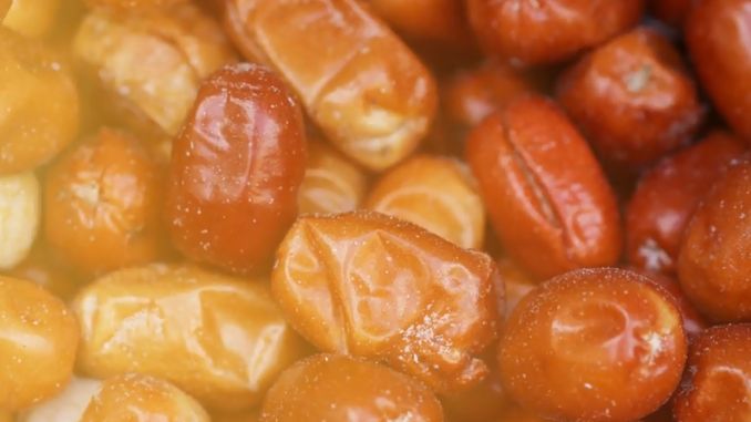 Jujuba pospolita z wyglądu przypomina daktyle 