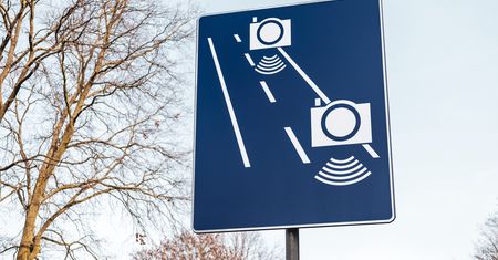 Kierowcy albo zwolnią, albo zapłacą. Osiem pomiarów prędkości na jednej autostradzie