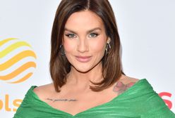 Nałożyła obcisłą suknię. Karolina Gilon na Polsat SuperHit Festiwalu dumnie prezentowała swoje wdzięki