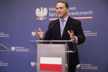 Sikorski wytknął niemieckim dziennikarzom. "Zostały ukradzione"