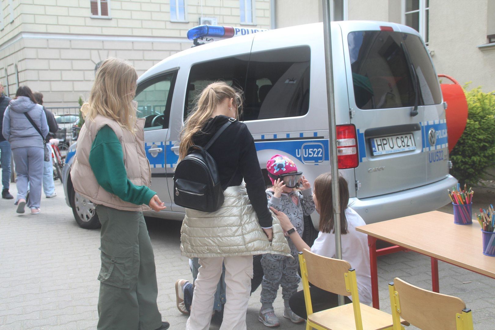 XII Piknik z Patronem Szkoły Podstawowej nr 4 im. Wojska Polskiego w Krotoszynie odbył się na boisku szkolnym