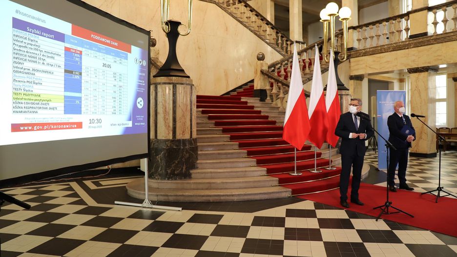 Śląskie. Wojewoda Jarosław Wieczorek poinformował, że w regionie "odcovidowanych" zostało już ponad 2 tysiące łóżek.