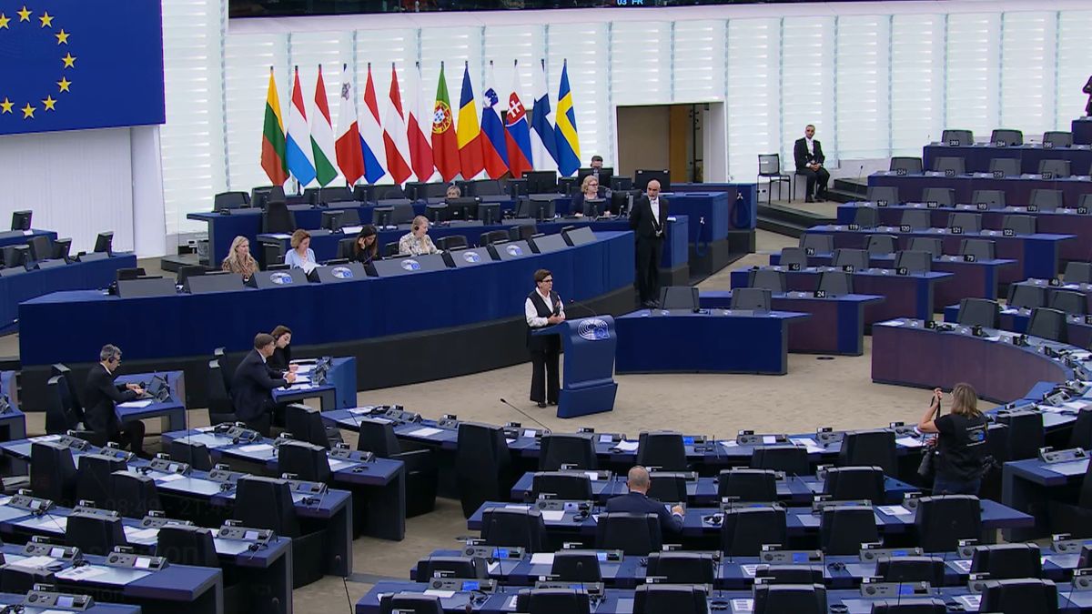 Obrady o przyszłości motoryzacji nie przyciągnęły tłumu posłów