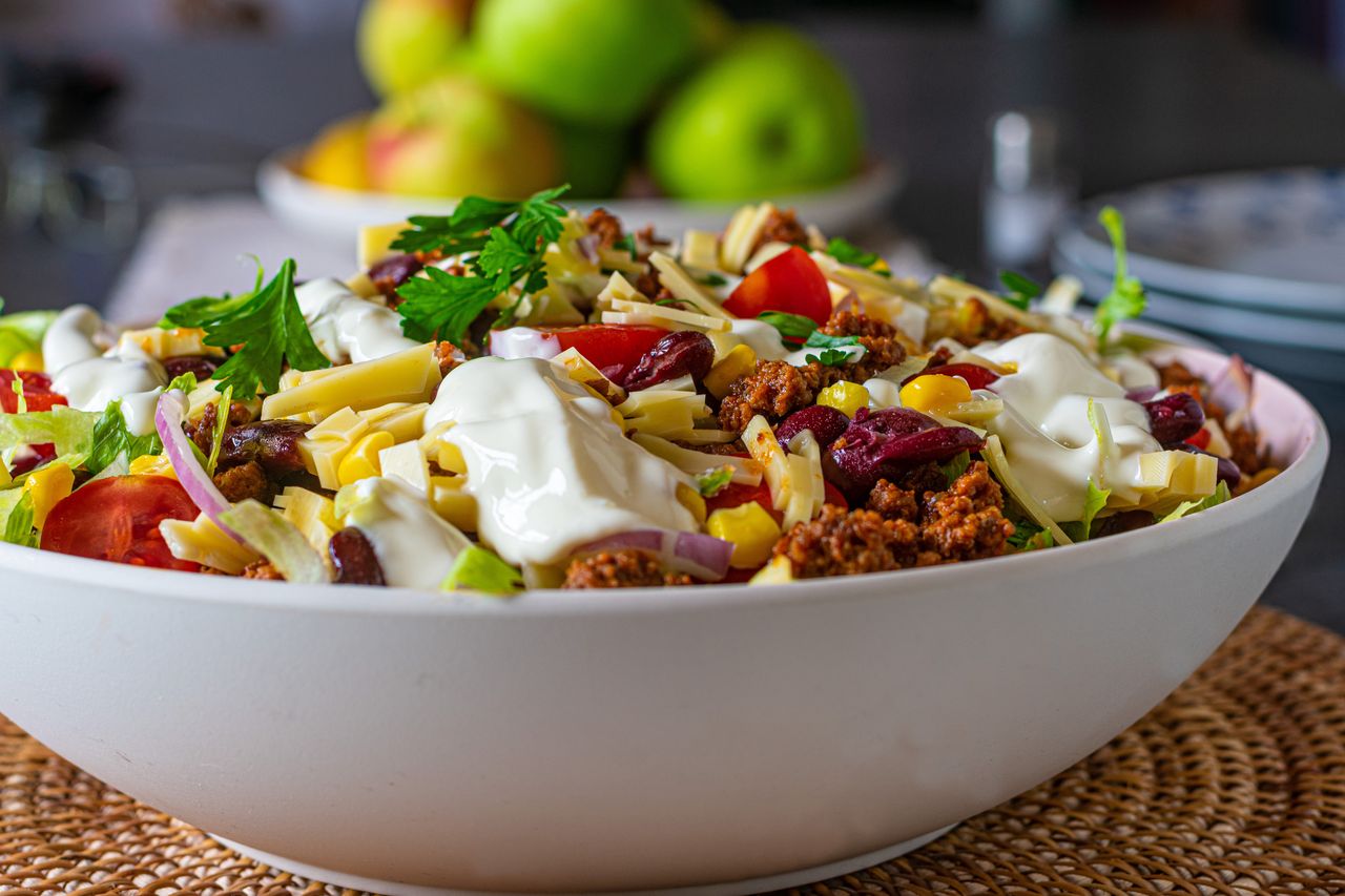 Fiesta auf dem Teller: Mexikanischer Salat mit Hackfleisch begeistert