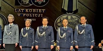 Legnica: Medal 100-lecia służby kobiet w Policji dla Anny Farmas-Czerwińskiej