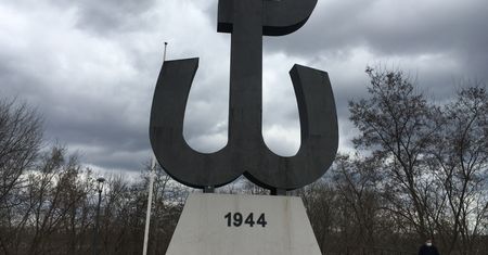 Warszawa. Chwała powstańcom, żywym radość. Kopiec Powstania Warszawskiego czekają zmiany