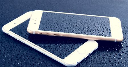 Najczęściej kupowane smartfony to starsze iPhone’y i tani Samsung