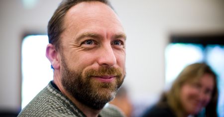 Jimmy Wales zmienił obywatelstwo. Założyciel Wikipedii obawia się Trumpa?