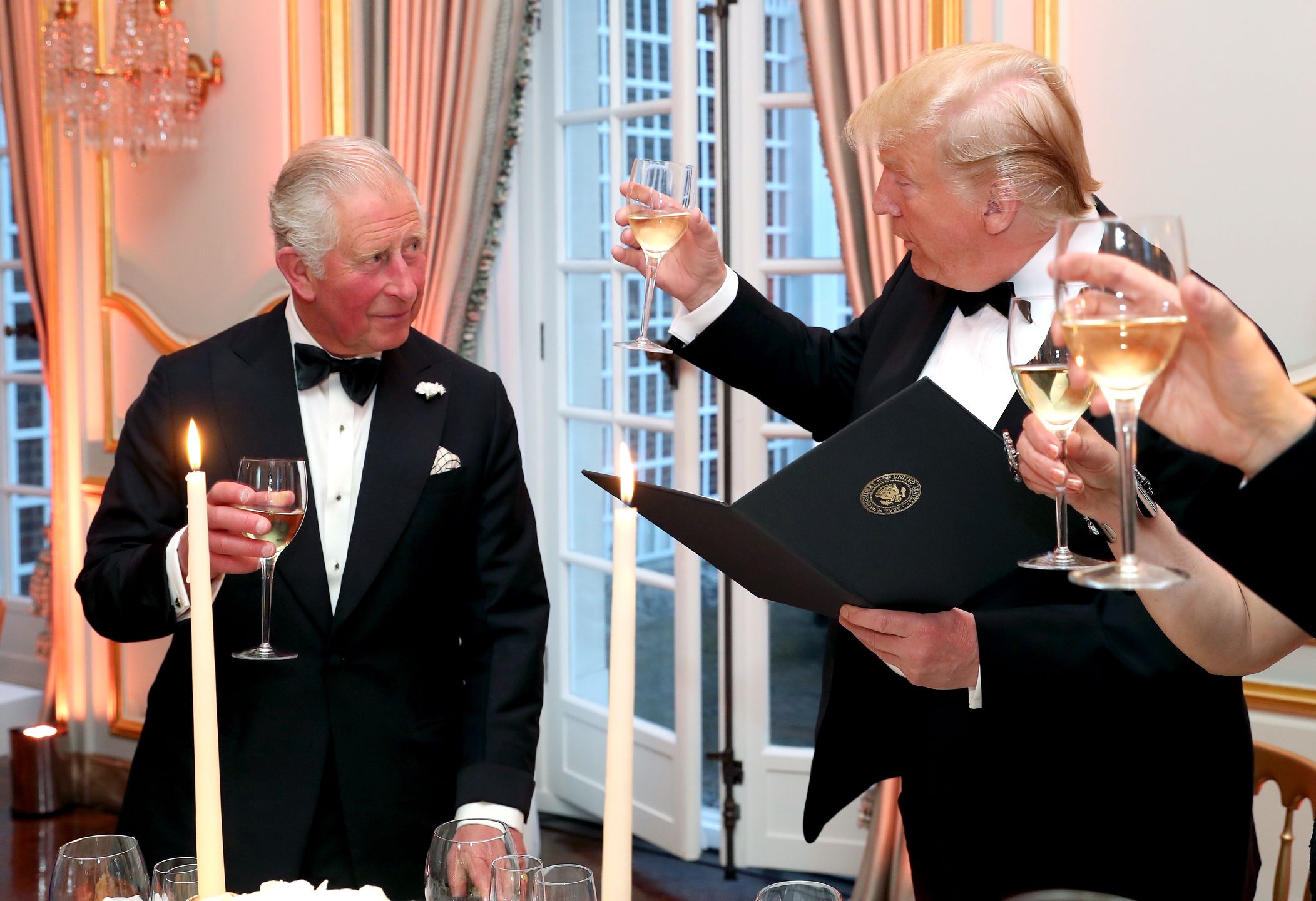 Król Karol III i Donald Trump