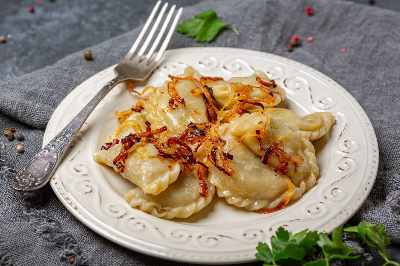 Moja babcia na Wielkanoc robiła zawsze pierogi. Jedliśmy je do żurku