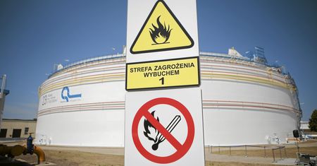 Ropa znów płynie rurociągiem "Przyjaźń". Naprawili wyciek