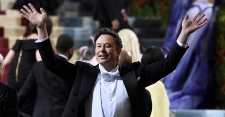 Elon Musk wprowadza własne porządki w Twitterze. Wyrzuci połowę zespołu, reszta wróci do biura