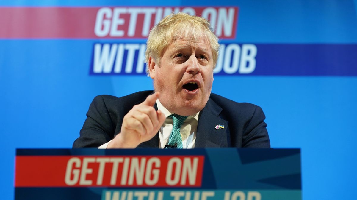 BLACKPOOL, ENGLAND – MARCH 19:  British Prime Minister Boris Johnson addresses delegates during the Conservative Party Spring Conference at Blackpool Winter Gardens on March 19, 2022 in Blackpool, England.  (Photo by Ian Forsyth/Getty Images)