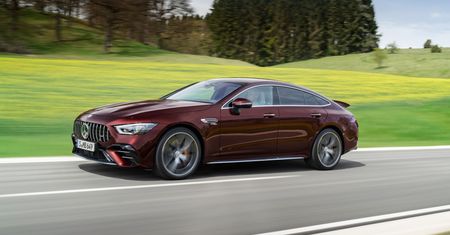 Znajdź 5 różnic. Mercedes-AMG GT 4 Door Coupe przeszedł bardzo dyskretny lifting