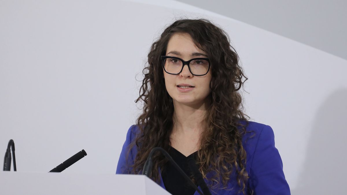 Justyna Orłowska w trakcie debaty mówią o szansa na środki z KPO na cyfryzację 