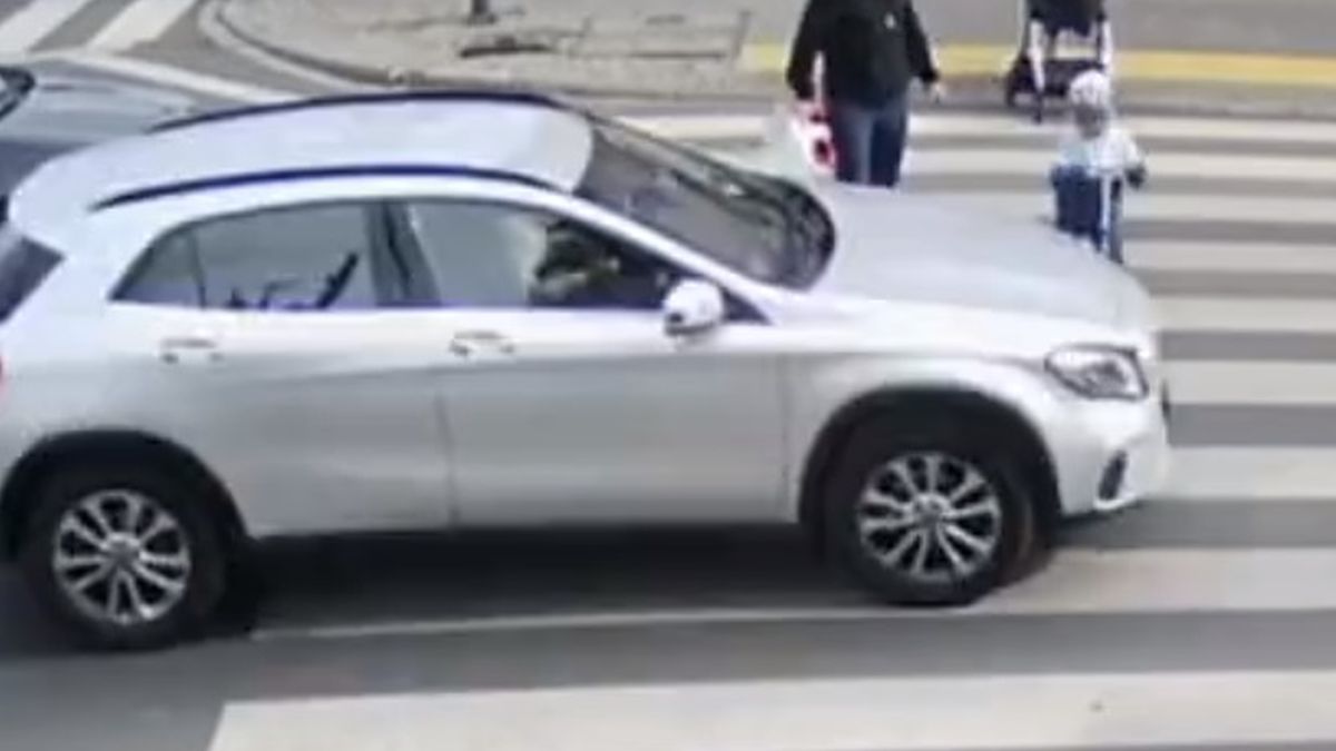 Pirat drogowy jadący buspasem nie zważał na dziecko na pasach