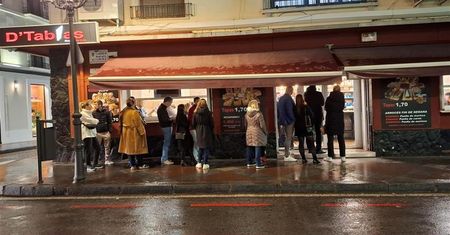 Kolejki stoją całymi dniami. Tak niskie ceny skuszą każdego