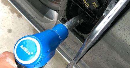 AdBlue: jak z tym żyć? Niebawem czeka to wszystkie diesle
