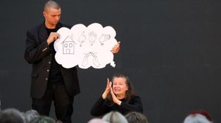 Grudziądz: Spektakl "Moje ręce krzyczą" otworzył I Festiwal Teatrów Ulicznych "Maska"