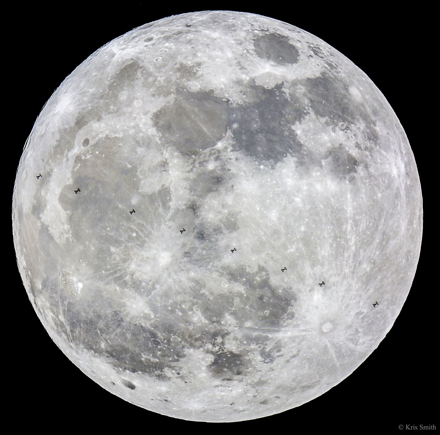Fotograf przygotował się do wykonania zdjęcia Superksiężyca aż 4 lata. Teraz fotografią zainteresowała się NASA 1