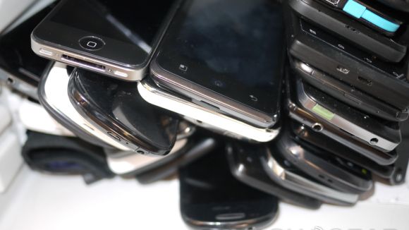 UE kładzie kres opłatom za roaming 1