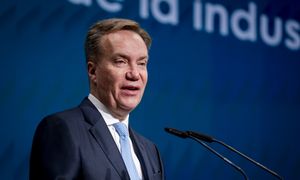 Dymisja prezesa Światowego Forum Ekonomicznego. W tle afera akt Epsteina